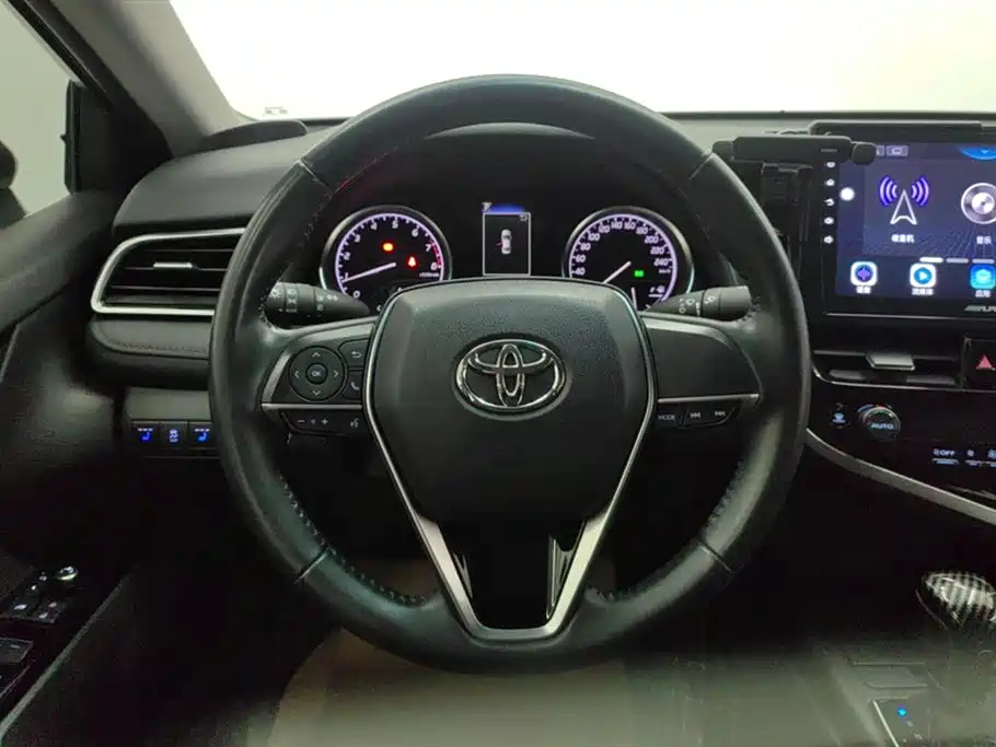 TOYOTA CAMRY