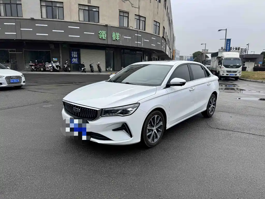 Geely Emgrand 2023