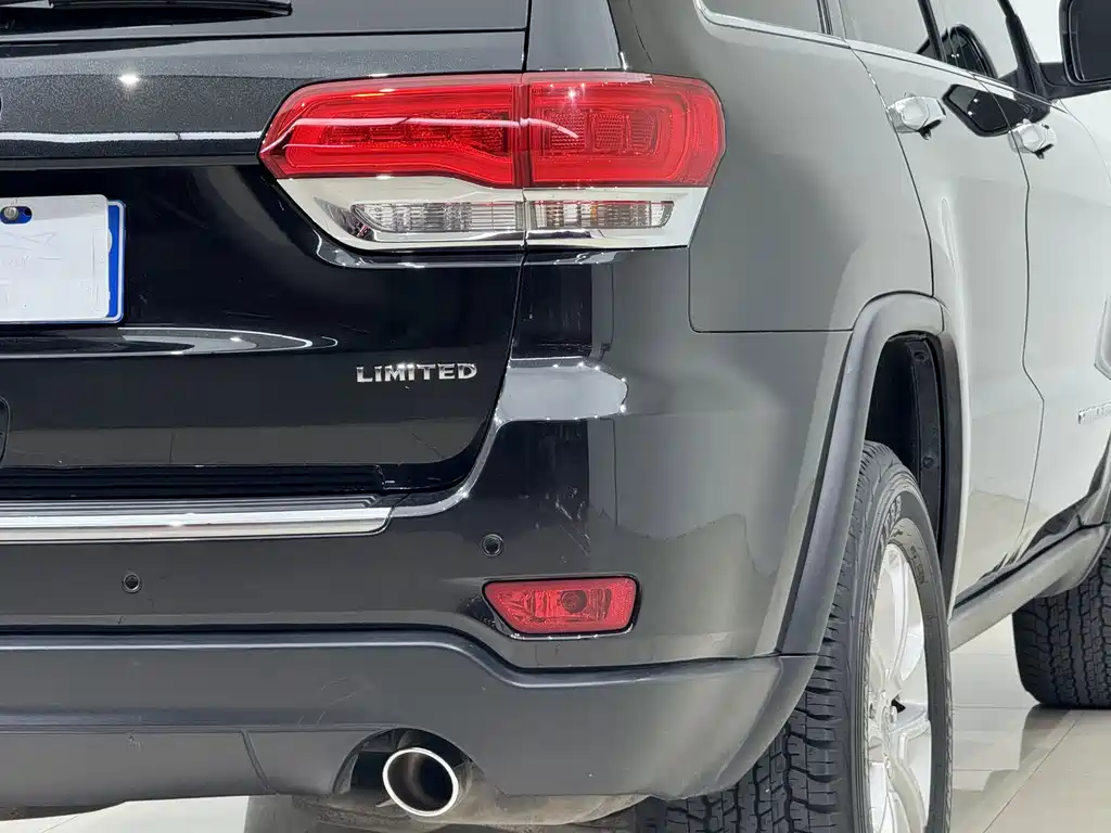 Jeep Grand Cherokee (Import) — миниатюра 16
