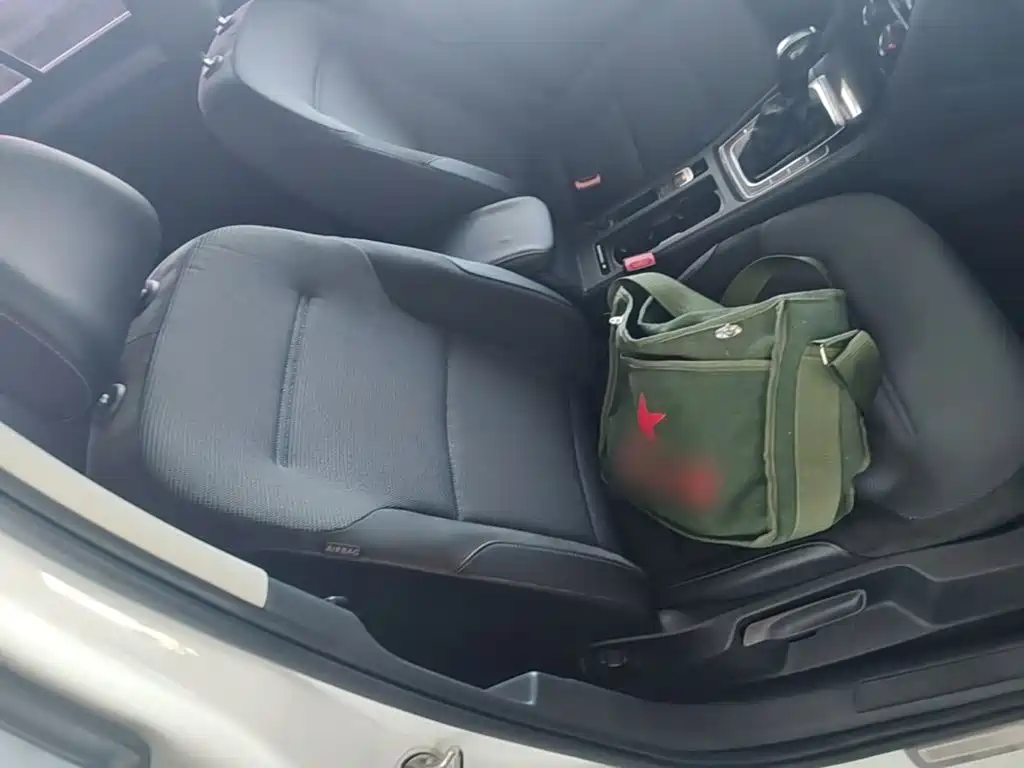 Volkswagen Golf — миниатюра 25