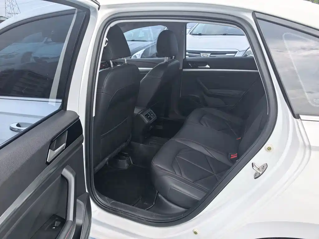Volkswagen Lavida — миниатюра 7