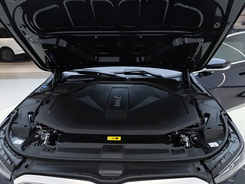BMW i5 — миниатюра 2