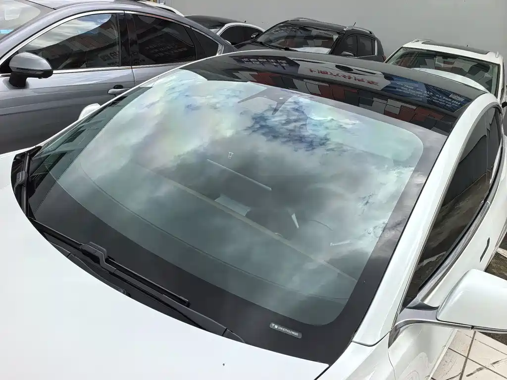 Tesla Model 3 — миниатюра 5