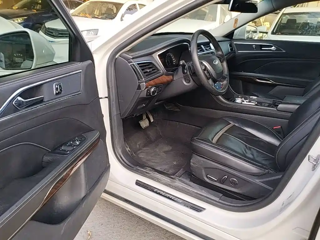 Ford Taurus — миниатюра 16