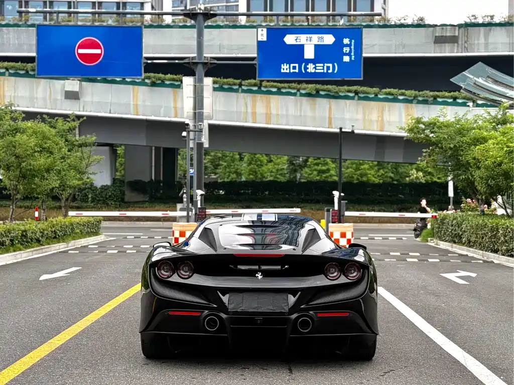 Ferrari F8 2019 Tributo 3.9T V8
