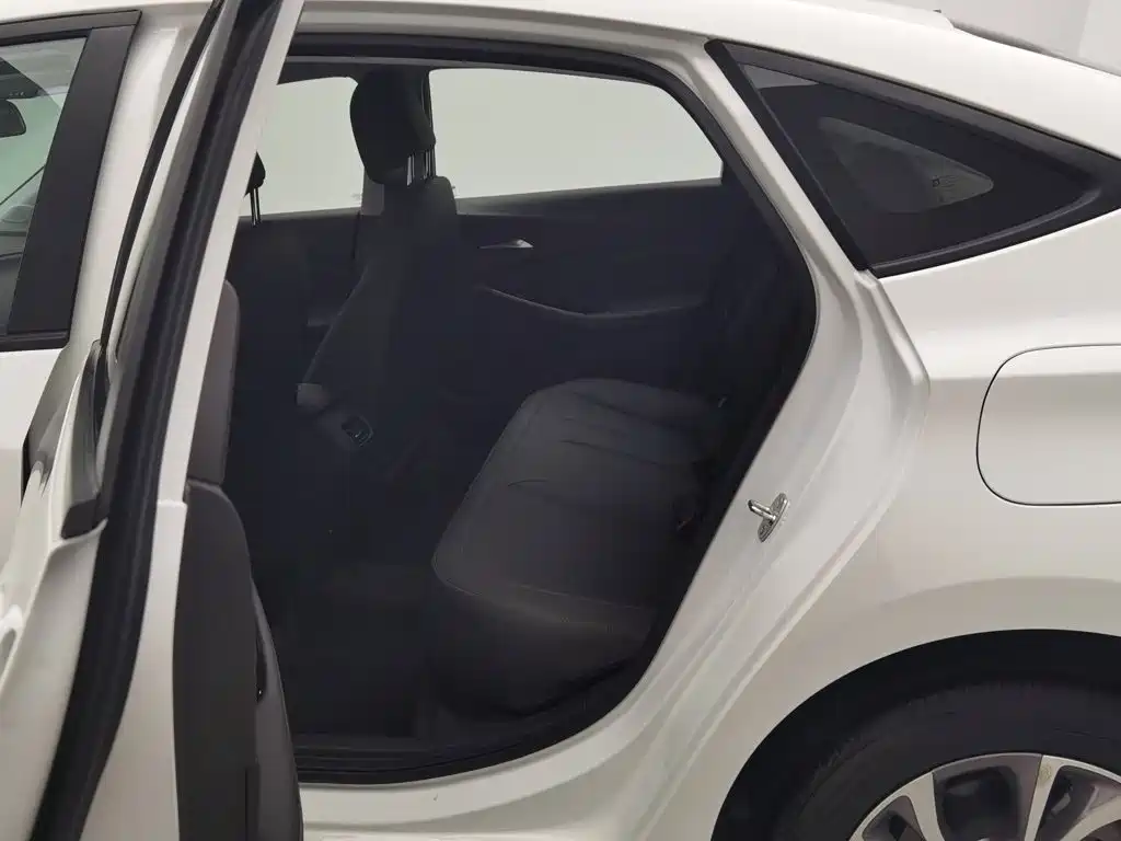 Buick Verano — миниатюра 15