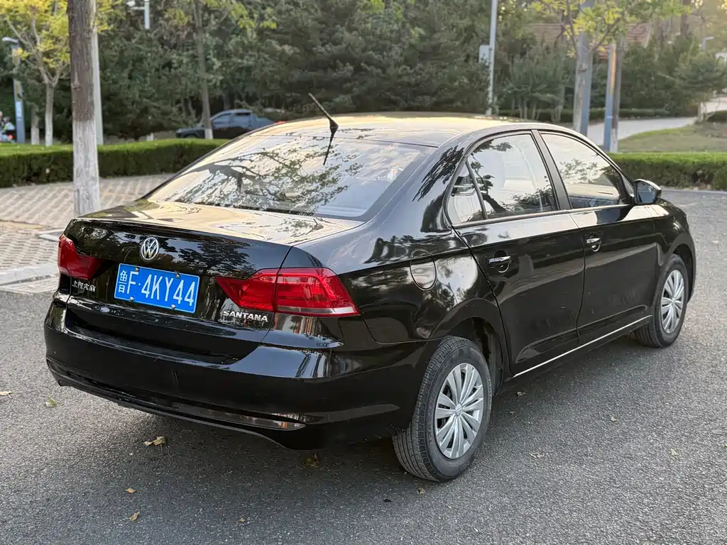 Volkswagen Santana — миниатюра 6