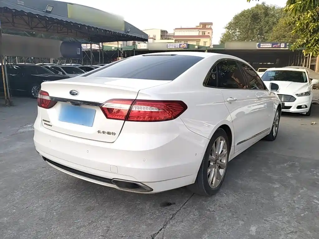 Ford Taurus — миниатюра 7