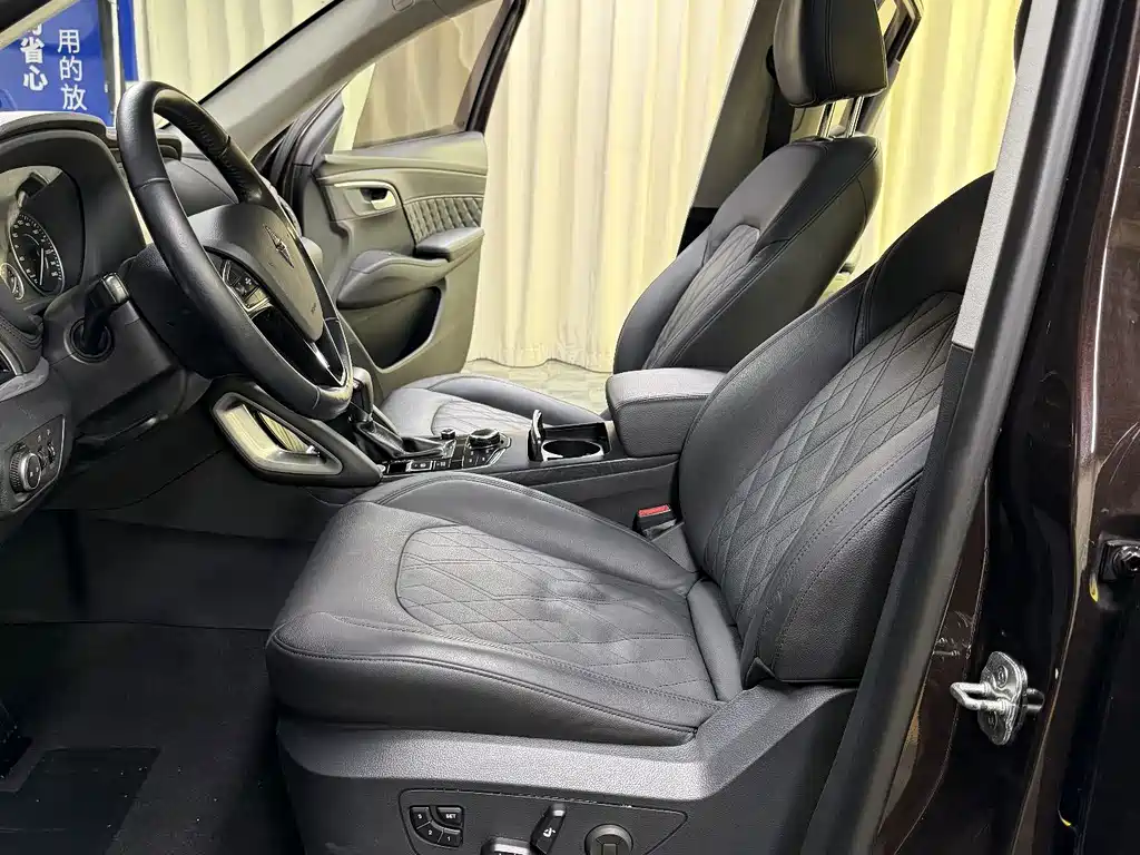 Borgward BX7 — миниатюра 24