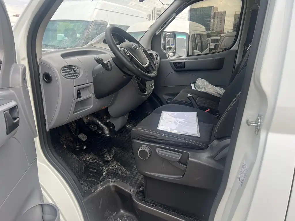 MAXUS V80 — миниатюра 4