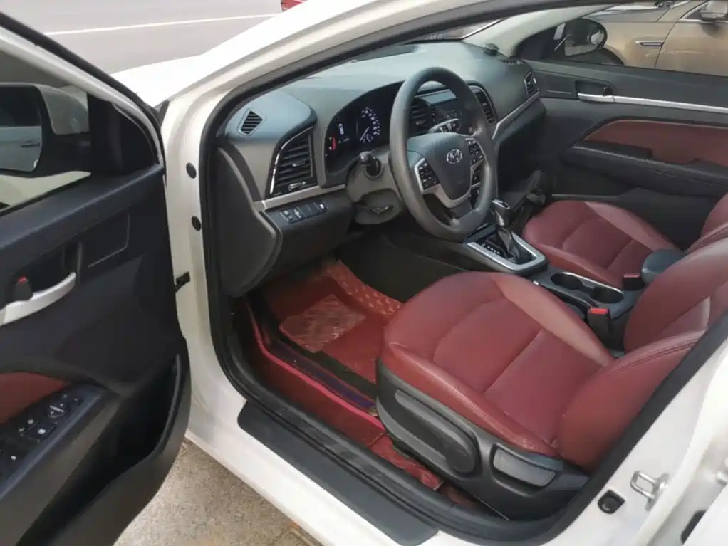 Hyundai Elantra — миниатюра 15