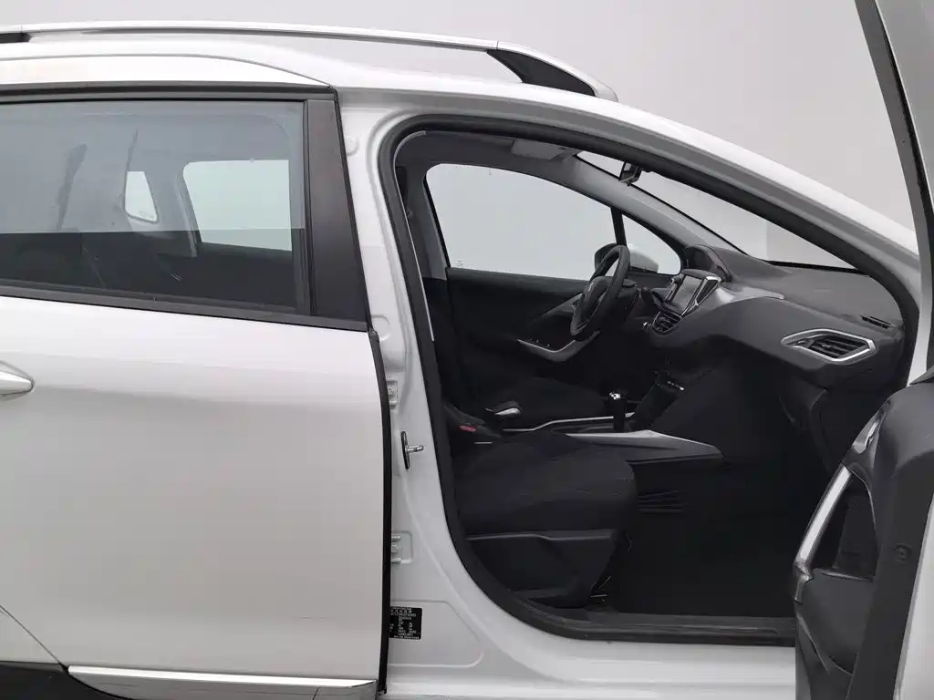 Peugeot 2008 — миниатюра 23