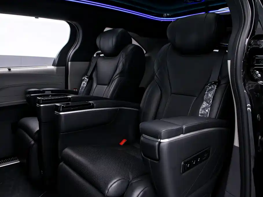 Toyota Sienna — миниатюра 17