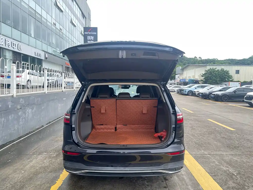 Volkswagen Viloran 2022 380TSI