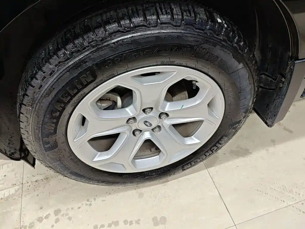 Ford Edge (Import) — миниатюра 23