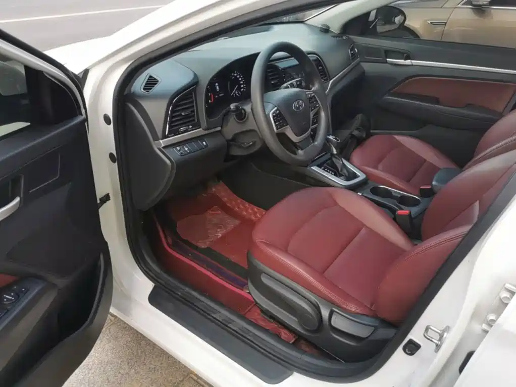 Hyundai Elantra — миниатюра 16