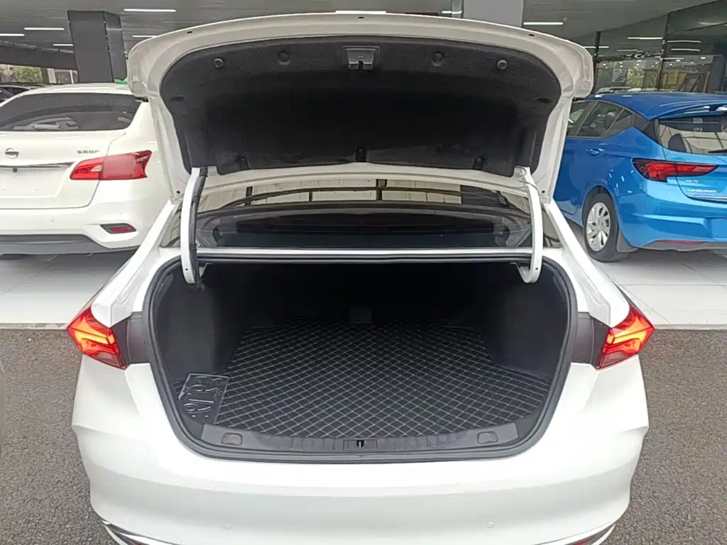 Buick Verano — миниатюра 19