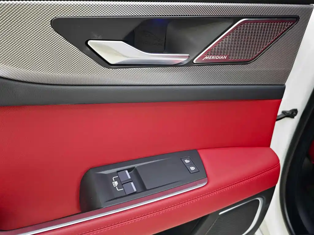 Jaguar XEL — миниатюра 14