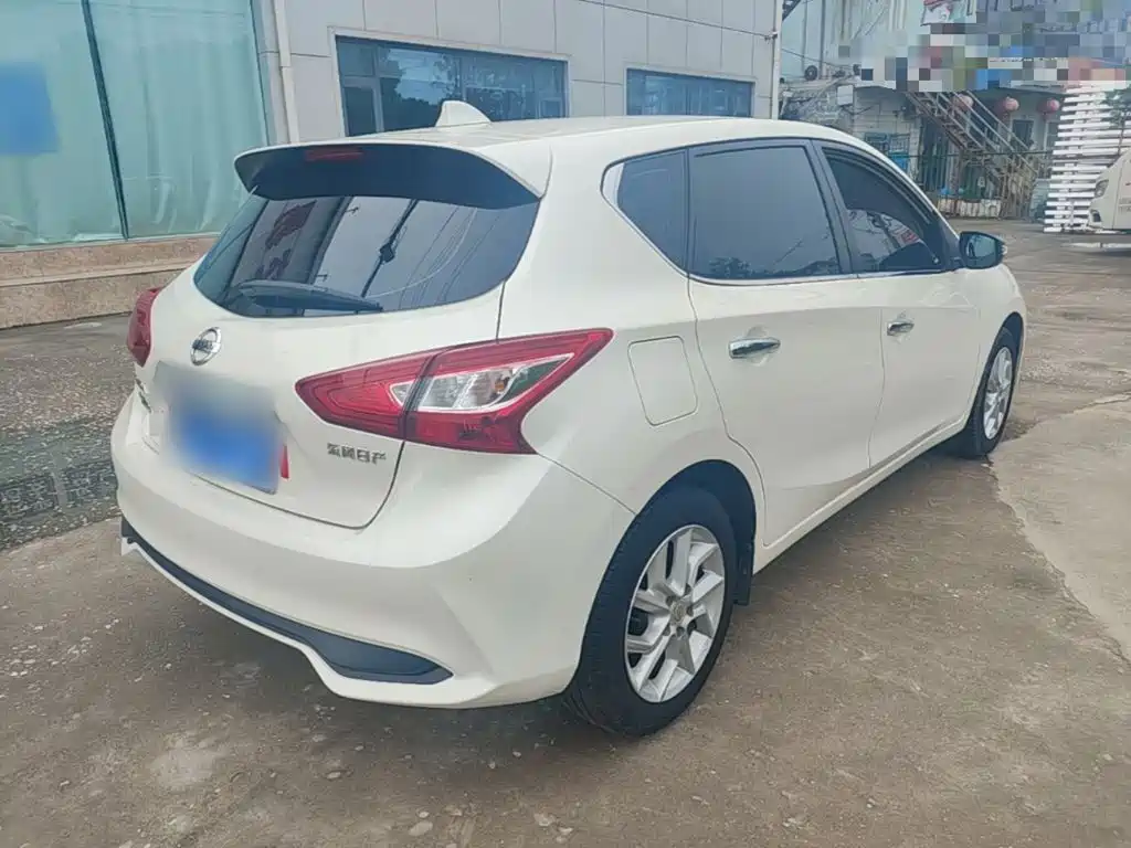 Nissan Tiida — миниатюра 7