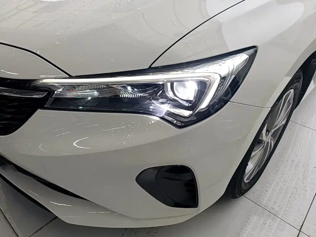 Buick Verano — миниатюра 24