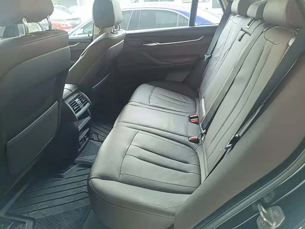 BMW X5 (Import) — миниатюра 17