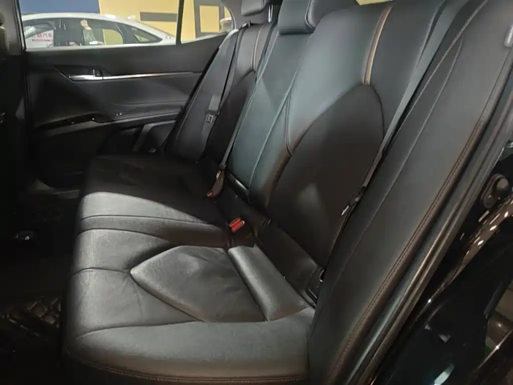 Toyota Camry — миниатюра 17