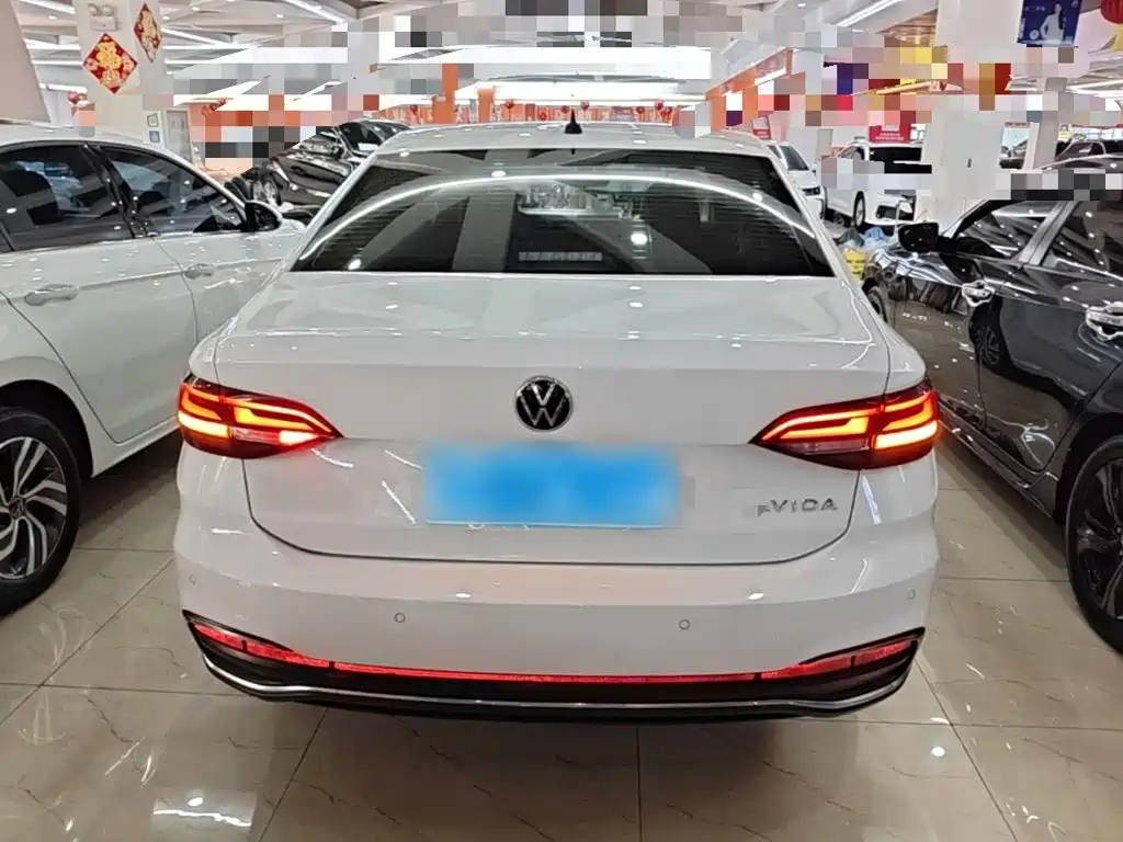 Volkswagen Lavida — миниатюра 6