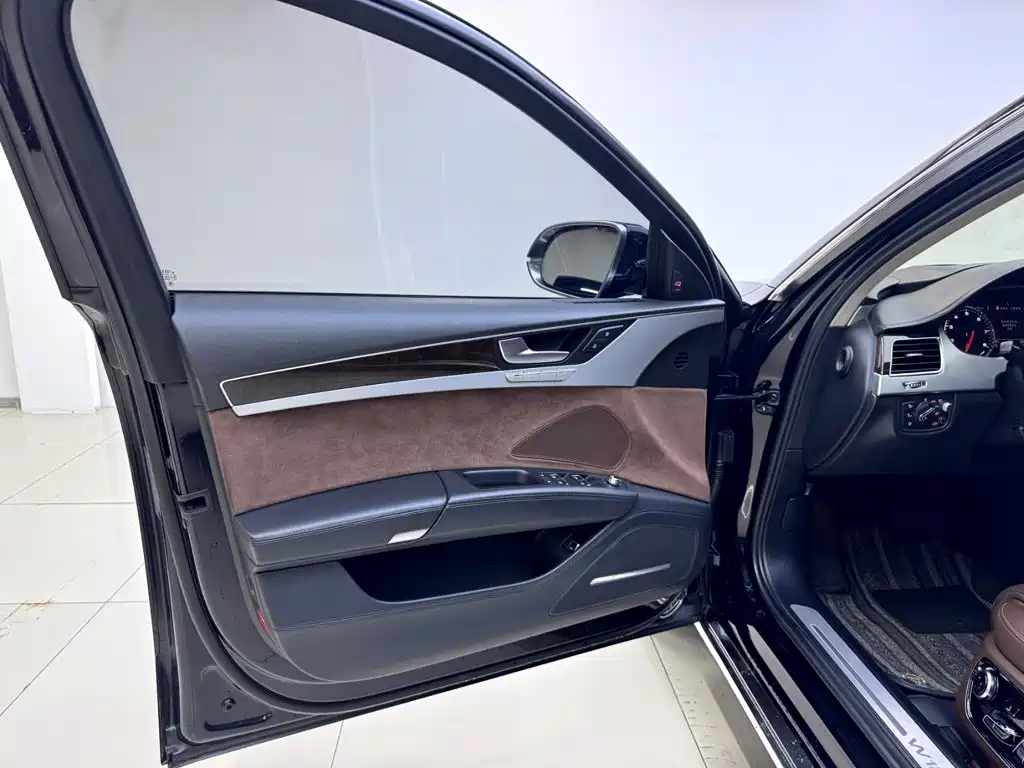 Audi A8 — миниатюра 8