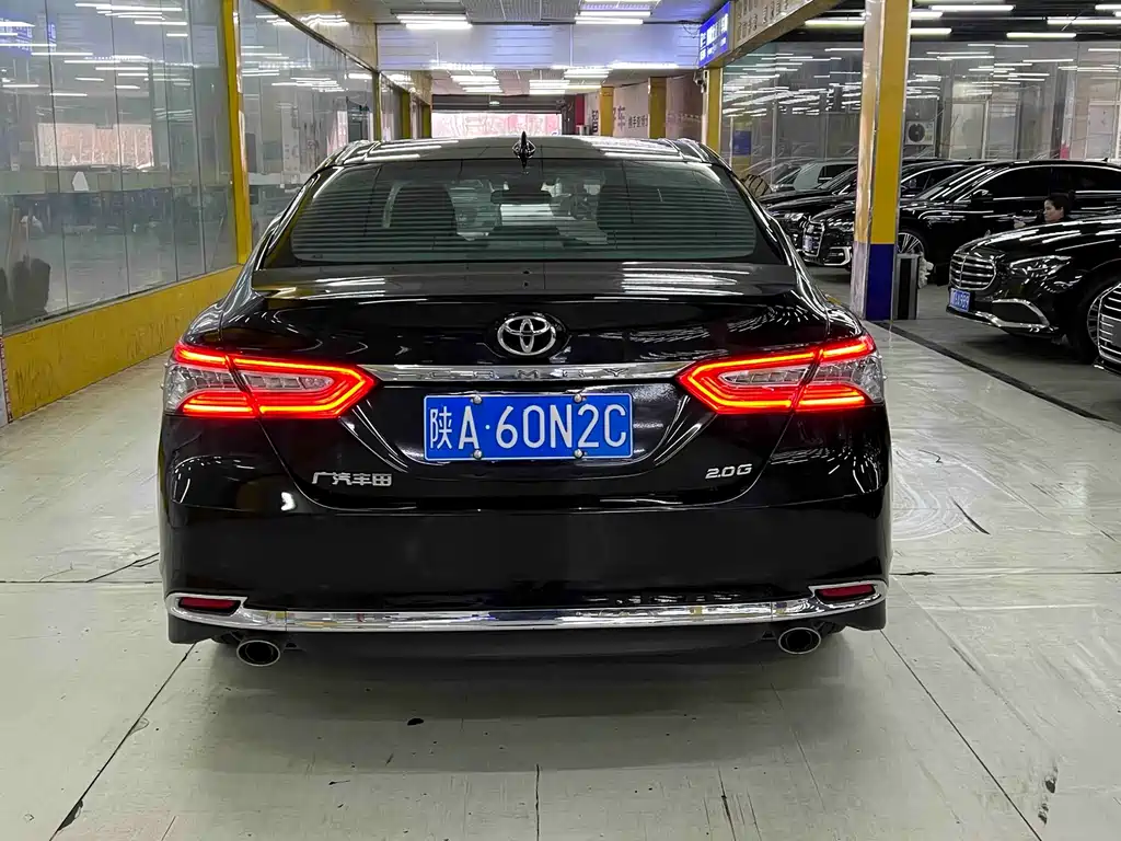 TOYOTA CAMRY