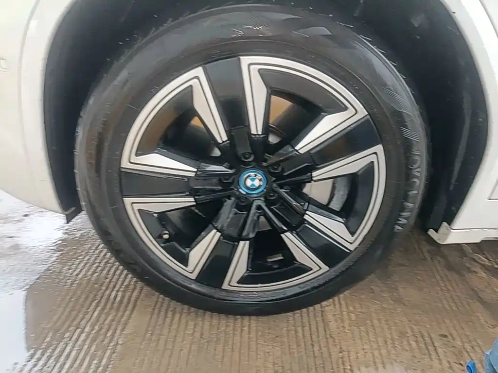 BMW iX3 — миниатюра 23