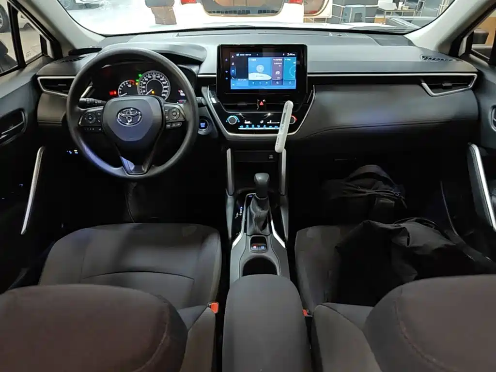 Toyota Corolla Cross — миниатюра 10
