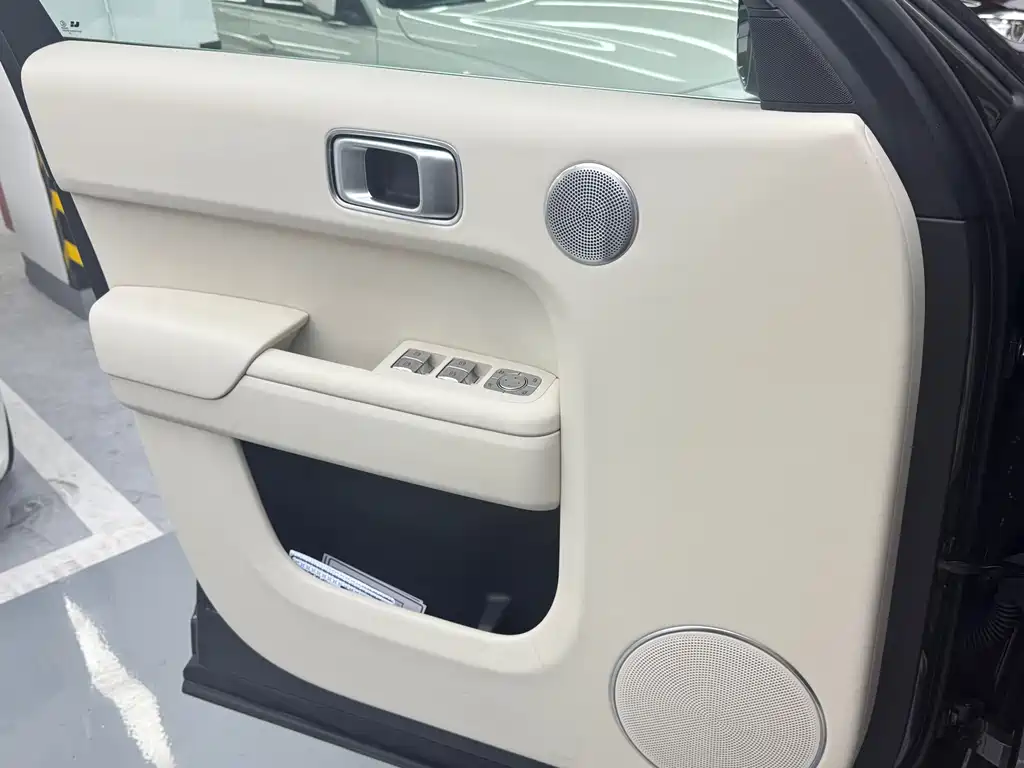 Li Auto Li L8 — миниатюра 8