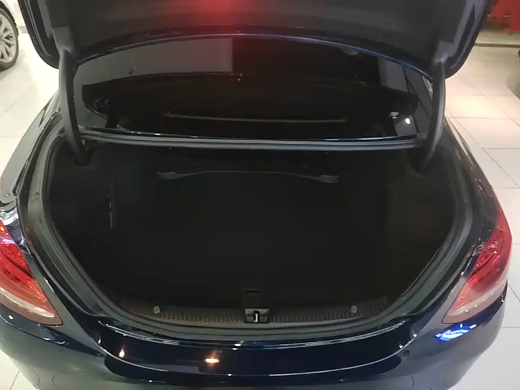 Mercedes-Benz C-Class — миниатюра 19