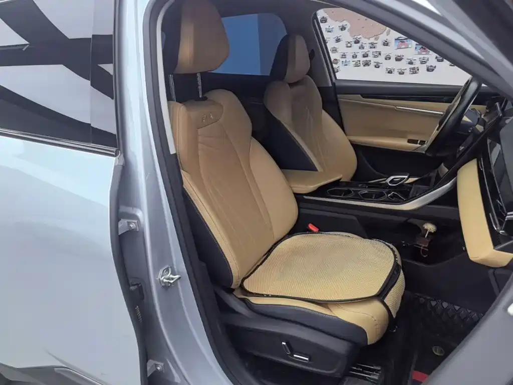 Geely Boyue L — миниатюра 25