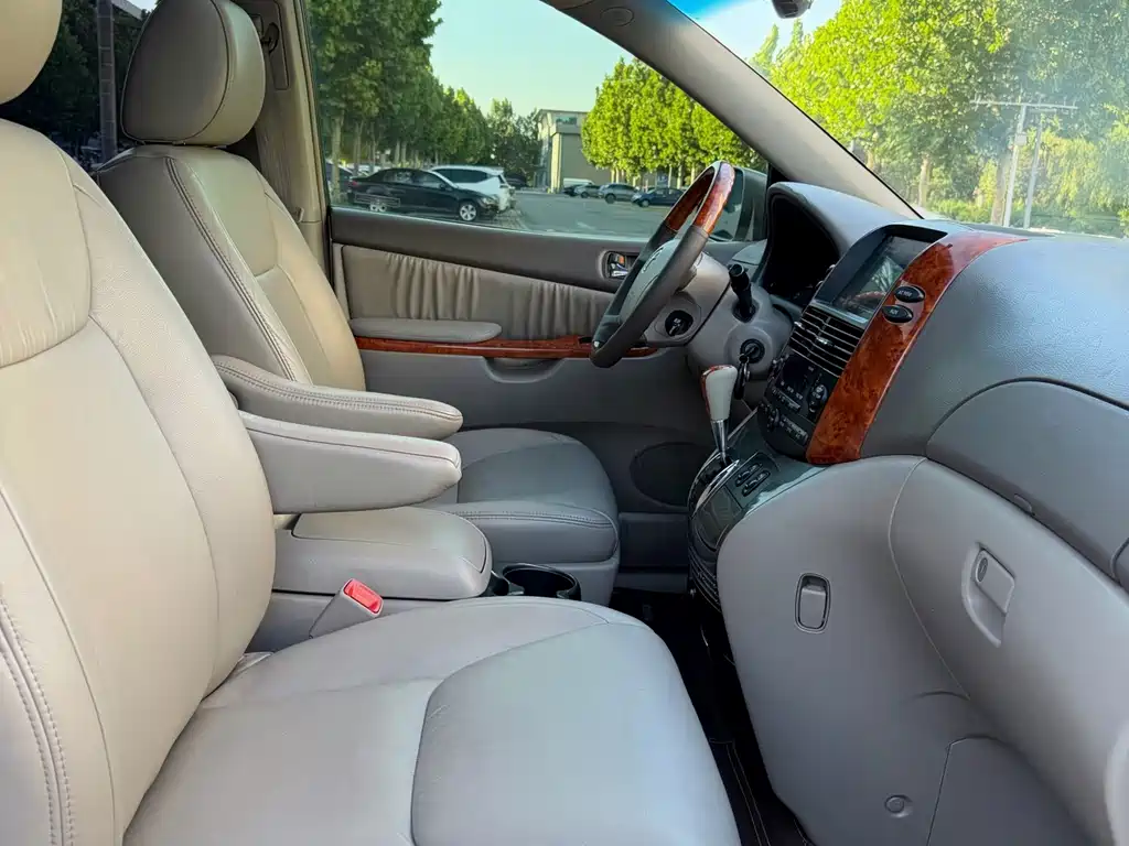 Toyota Sienna 2010 Sienna