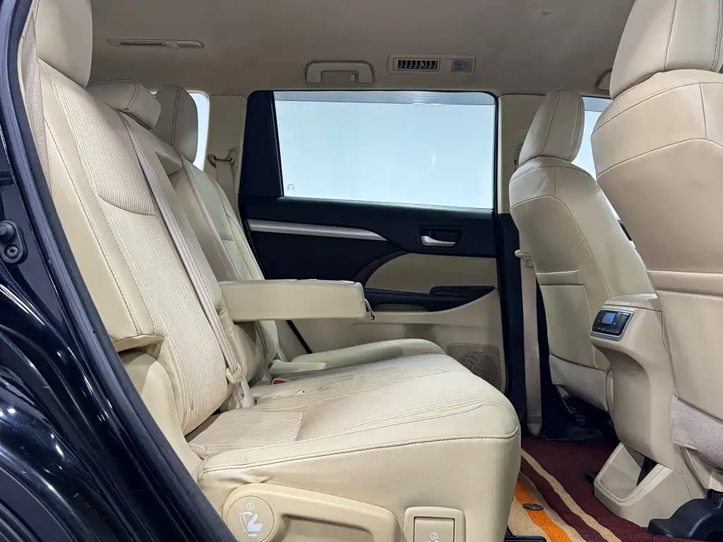 Toyota Highlander — миниатюра 25