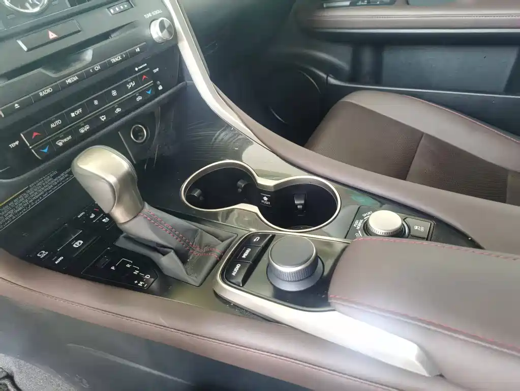 Lexus RX — миниатюра 8