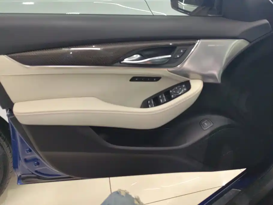 Cadillac CT5 — миниатюра 7