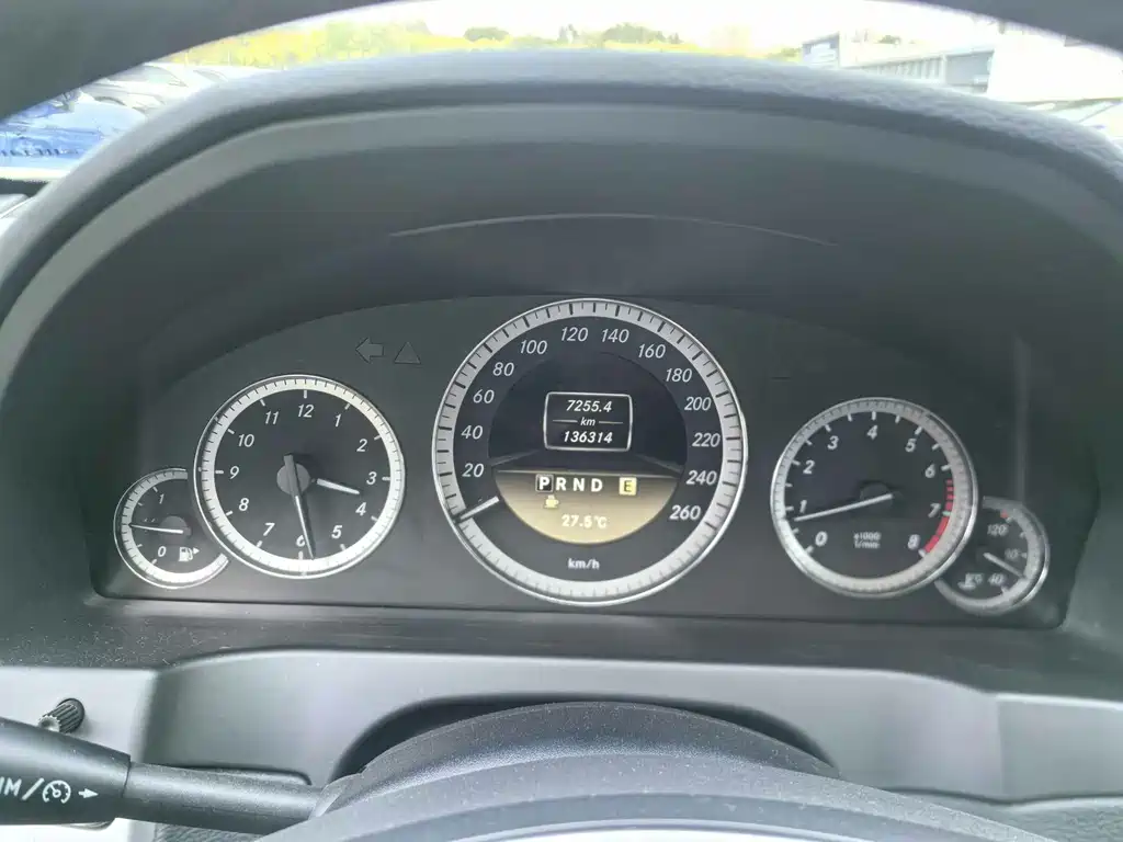 Mercedes-Benz E-Class (Import) — миниатюра 18