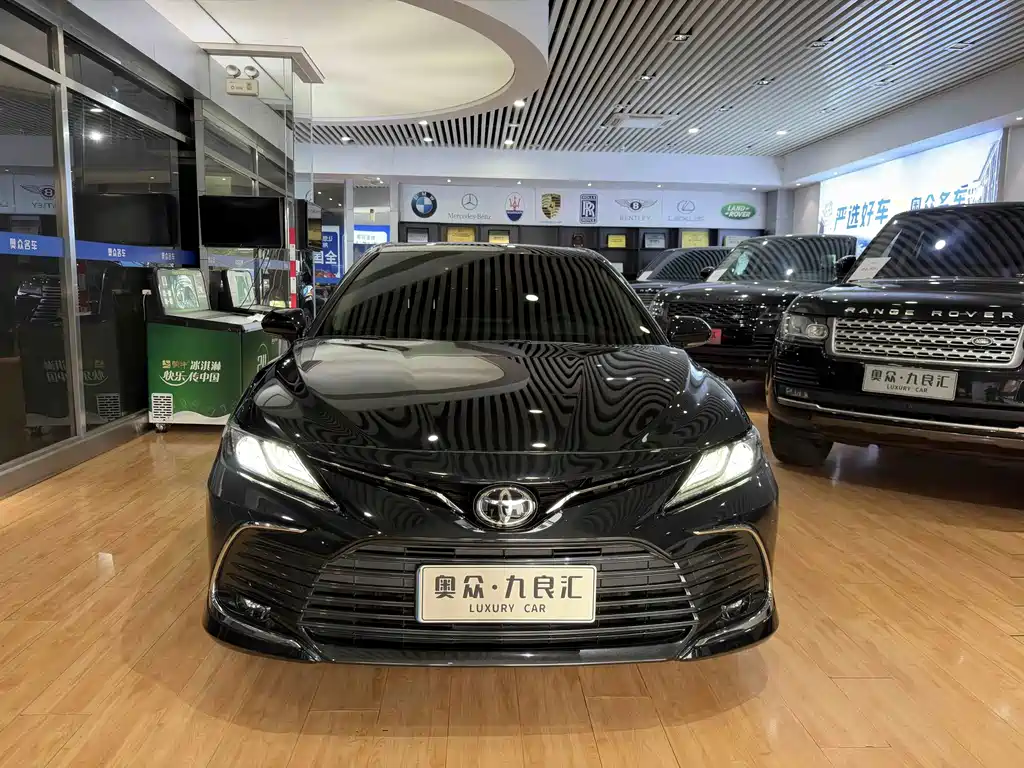 Toyota Camry — миниатюра 3