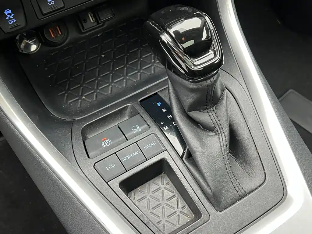 Toyota RAV4 — миниатюра 17