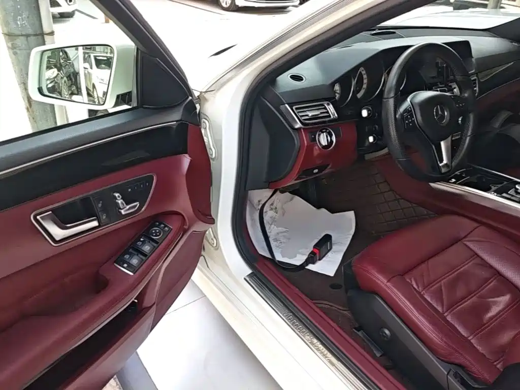 Mercedes-Benz E-Class — миниатюра 16