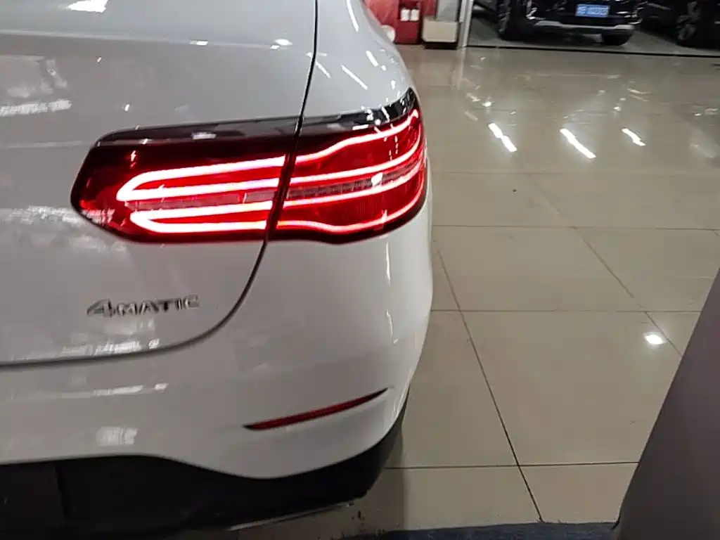 Mercedes-Benz GLC 2017 GLC 200 4MATIC SUV