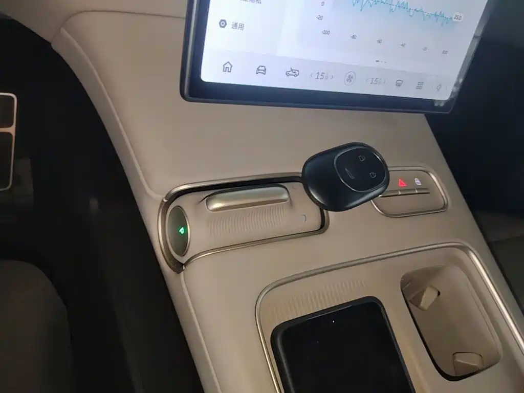 NIO ES8 — миниатюра 14