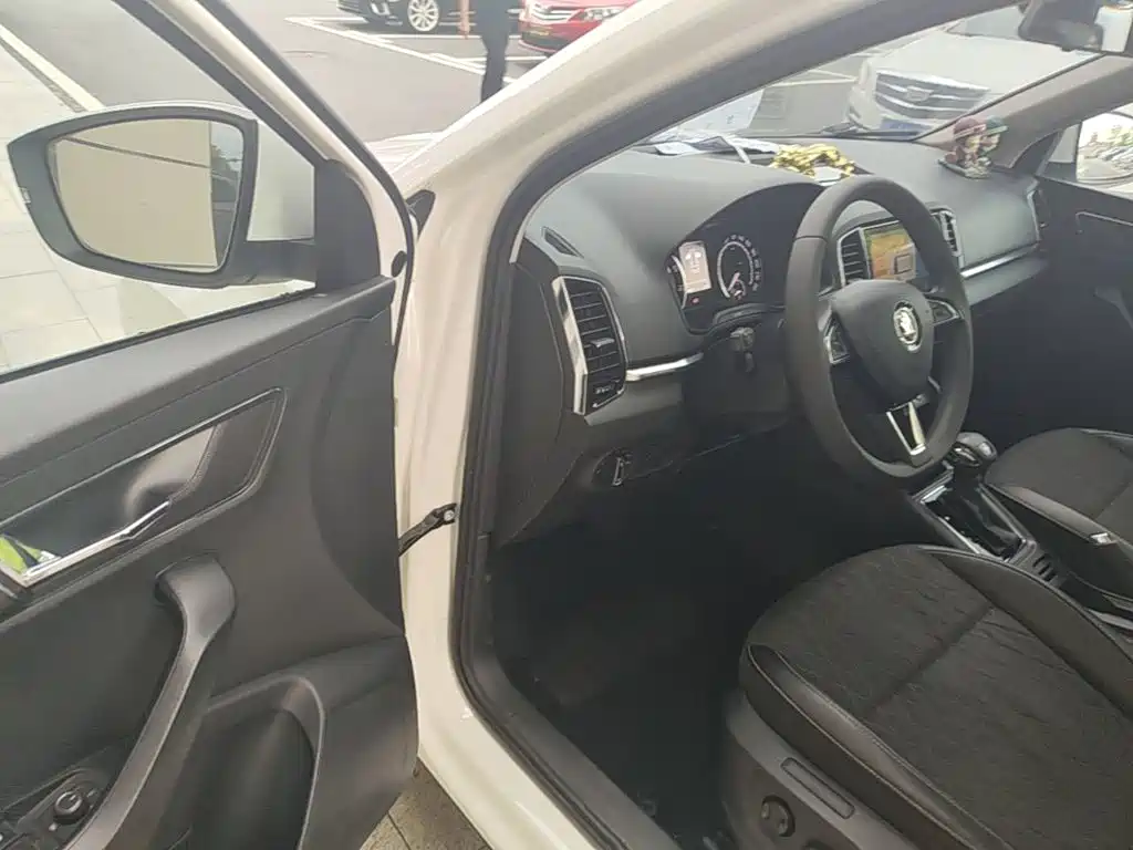 Skoda Karoq — миниатюра 16