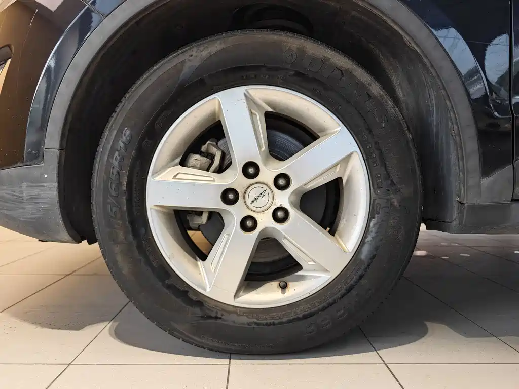 Zotye X5 2015 1.5T MT Luxury V