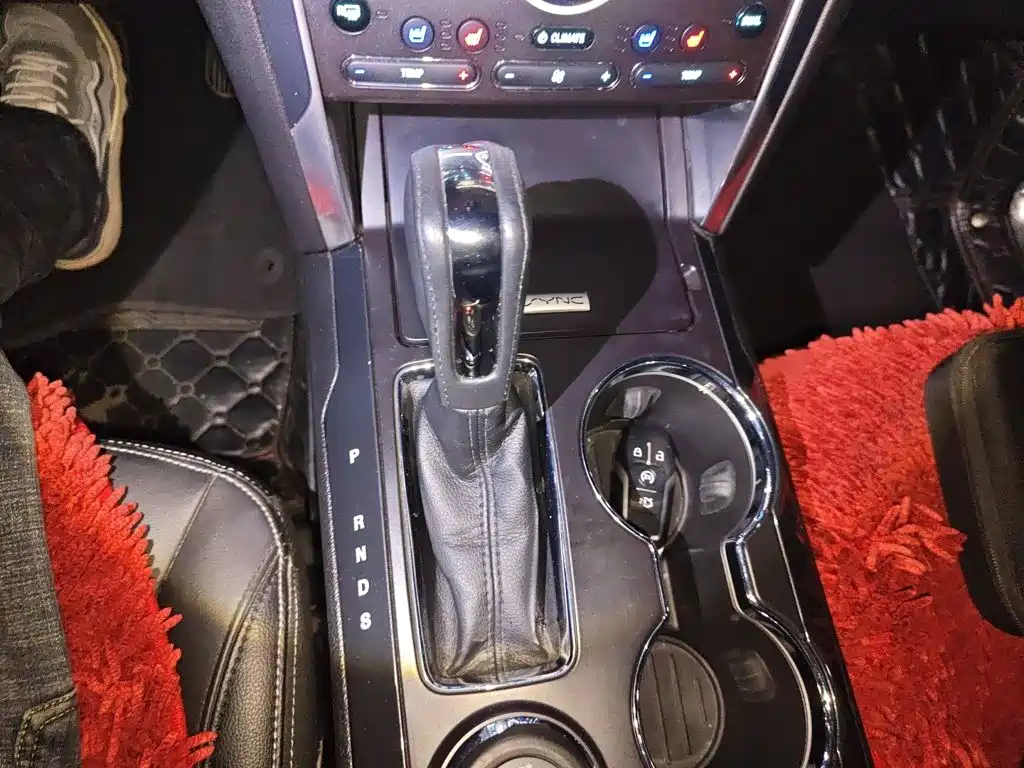 Ford Explorer (Import) — миниатюра 7