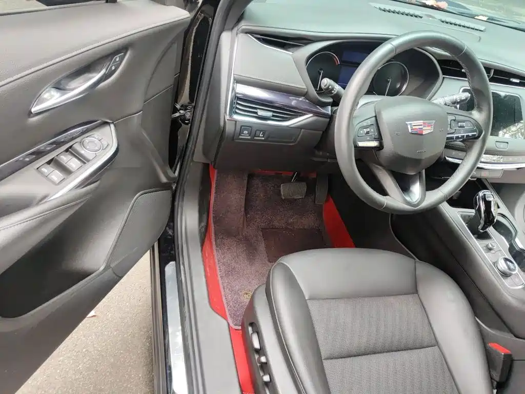 Cadillac XT4 — миниатюра 12