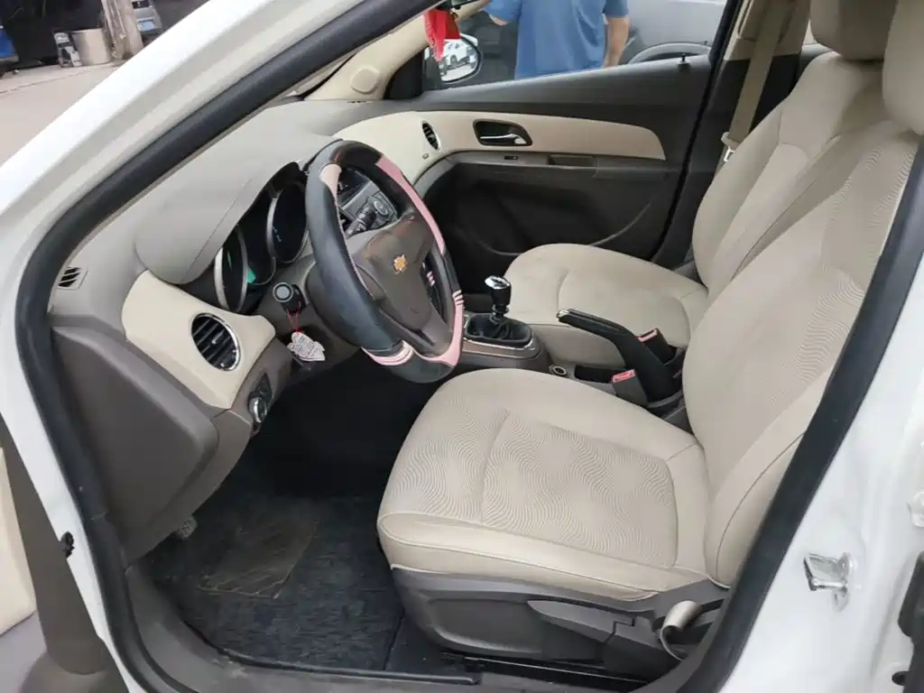Chevrolet Cruze — миниатюра 15