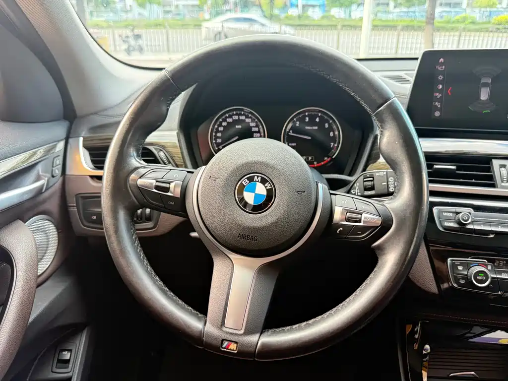 BMW X1 — миниатюра 10
